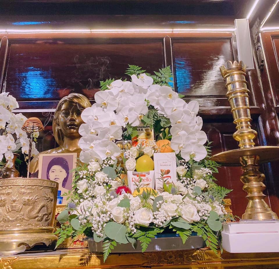 viếng thăm mộ cô sáu côn đảo